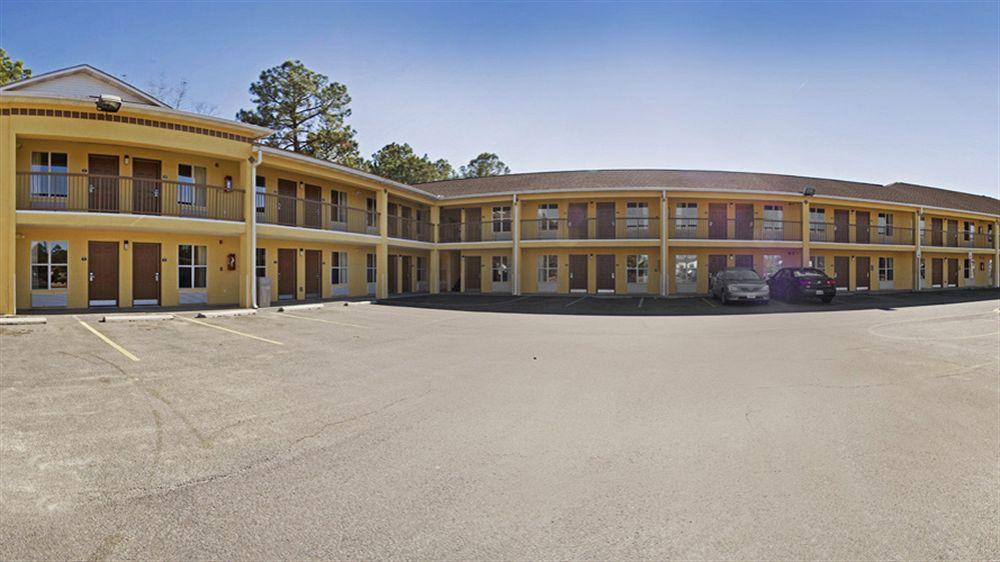 Days Inn By Wyndham Alma Eksteriør billede