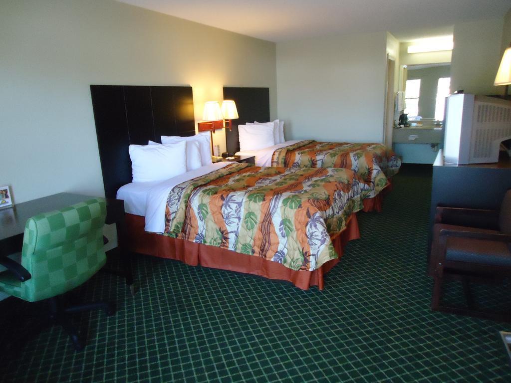 Days Inn By Wyndham Alma Eksteriør billede