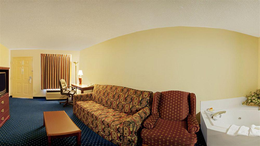 Days Inn By Wyndham Alma Eksteriør billede